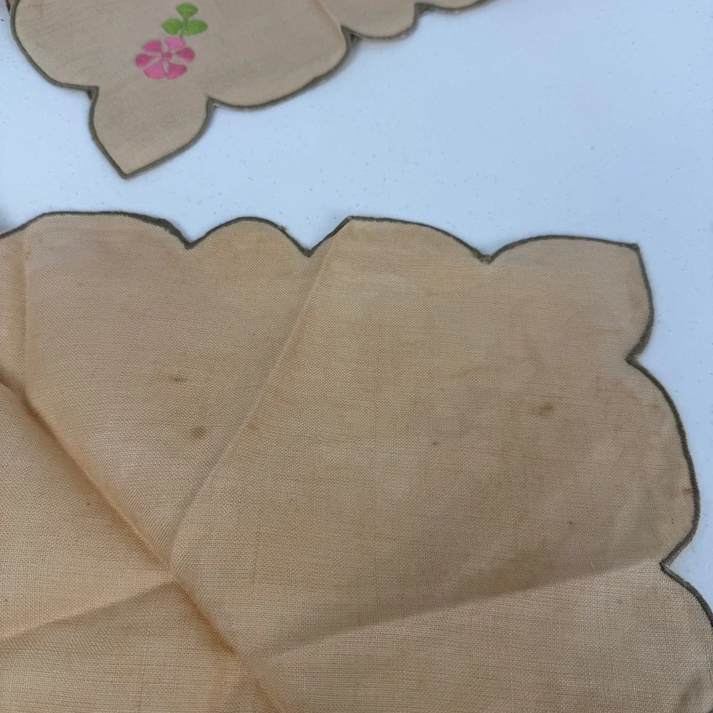 Vintage‎ Embroidered Scalloped Napkins Set of 8 Tan Pink Floral Cottagecore